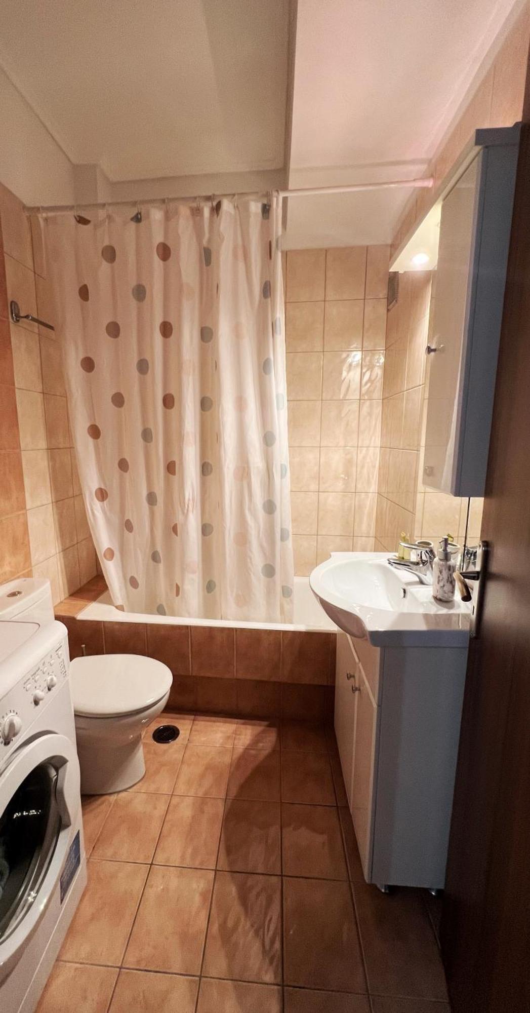 H&H Cozy Retreat Apartment Piraeus Bagian luar foto