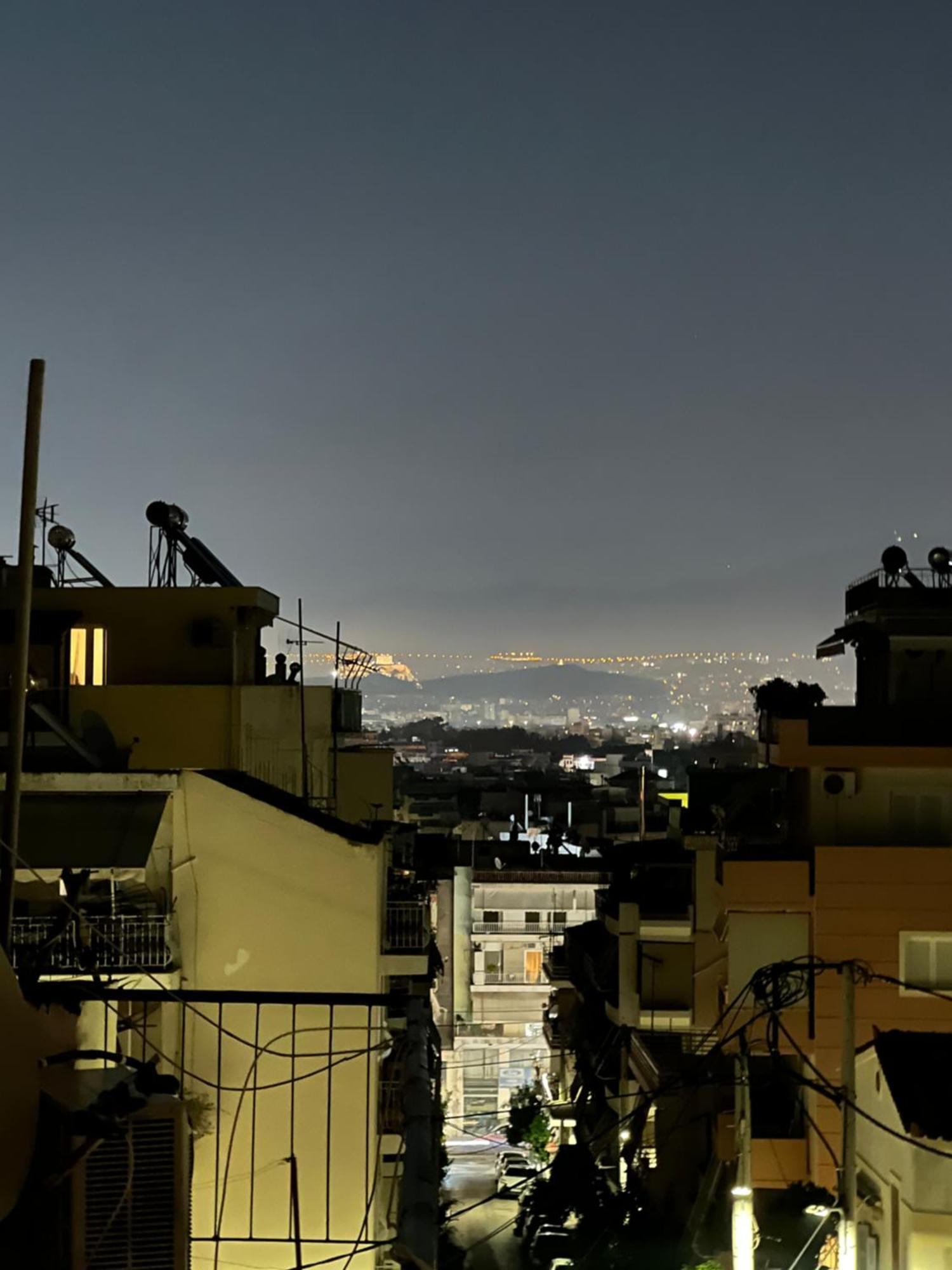 H&H Cozy Retreat Apartment Piraeus Bagian luar foto
